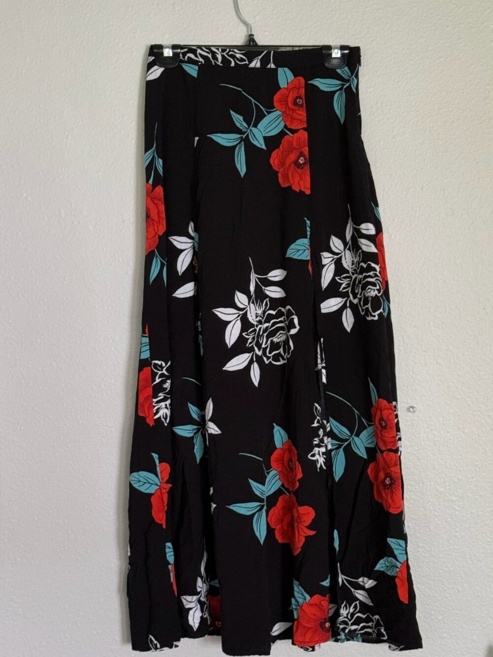 Forever 21 Floral Maxi Skirt with Slit Size Small Whimsigoth Boho